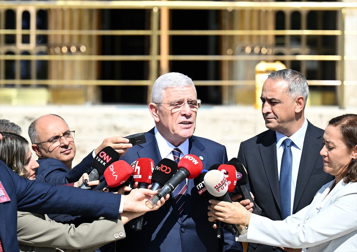 İYİ Parti Genel Başkanı Müsavat Dervişoğlu, TBMM'nin 28. Dönem 4. Yasama Yılı açılış oturumuna...