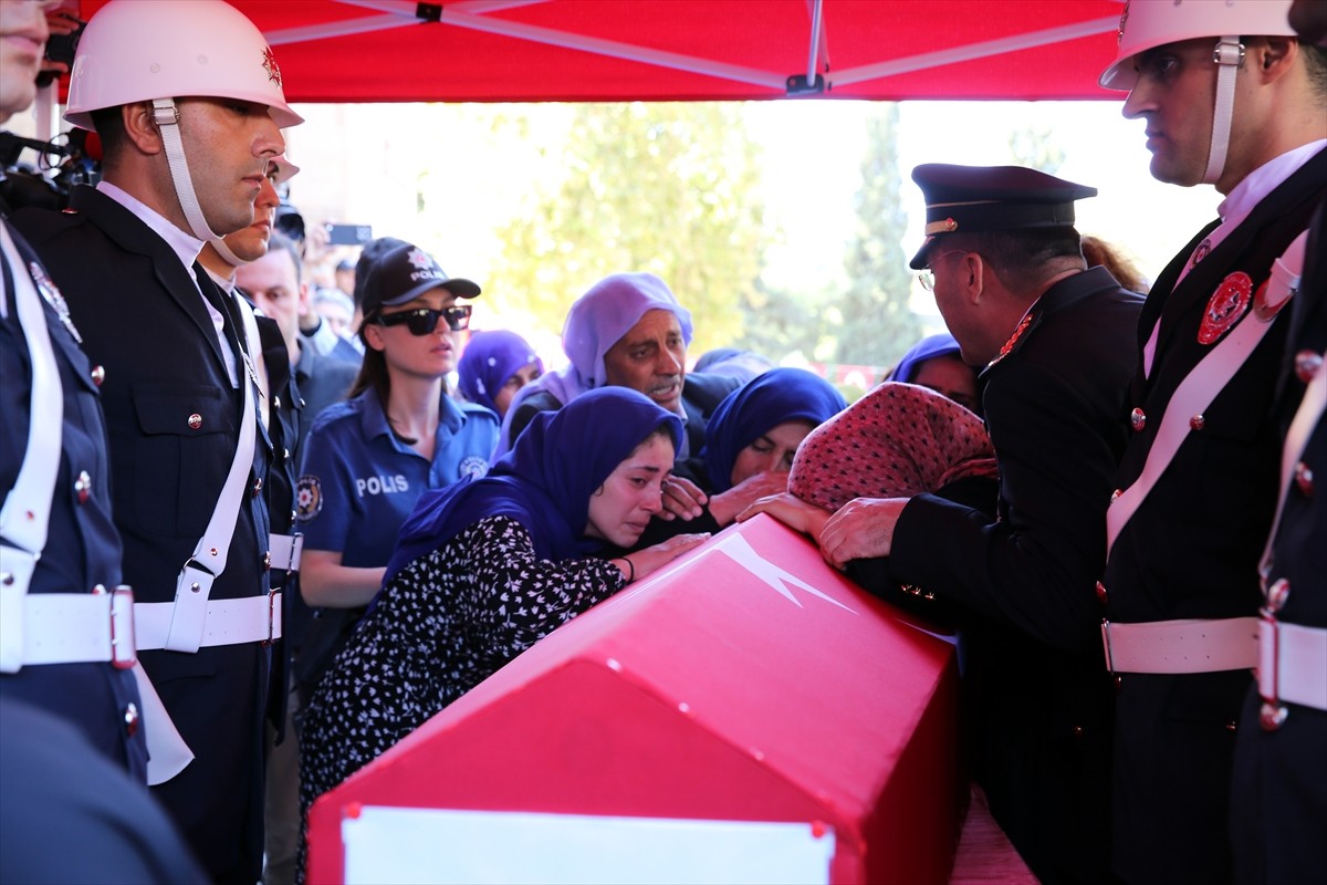 İzmir'in Balçova ilçesinde 8 Eylül'de polis merkezine düzenlenen silahlı saldırıda yaralanan ve...