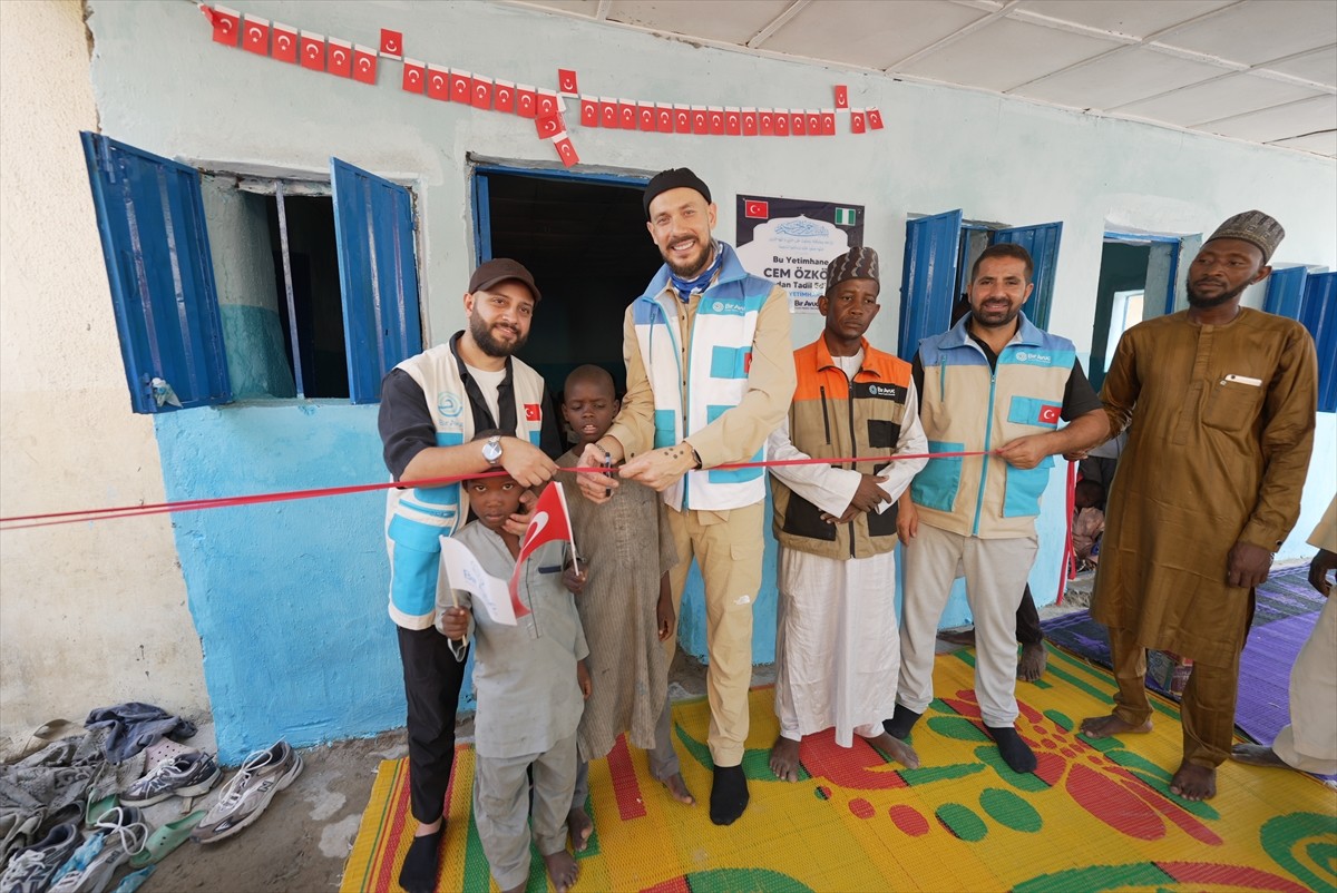 İzmir merkezli Bir Avuç İnsani Yardım Derneği, Nijerya'da açtığı iki yetimhane ile 350 yetim...