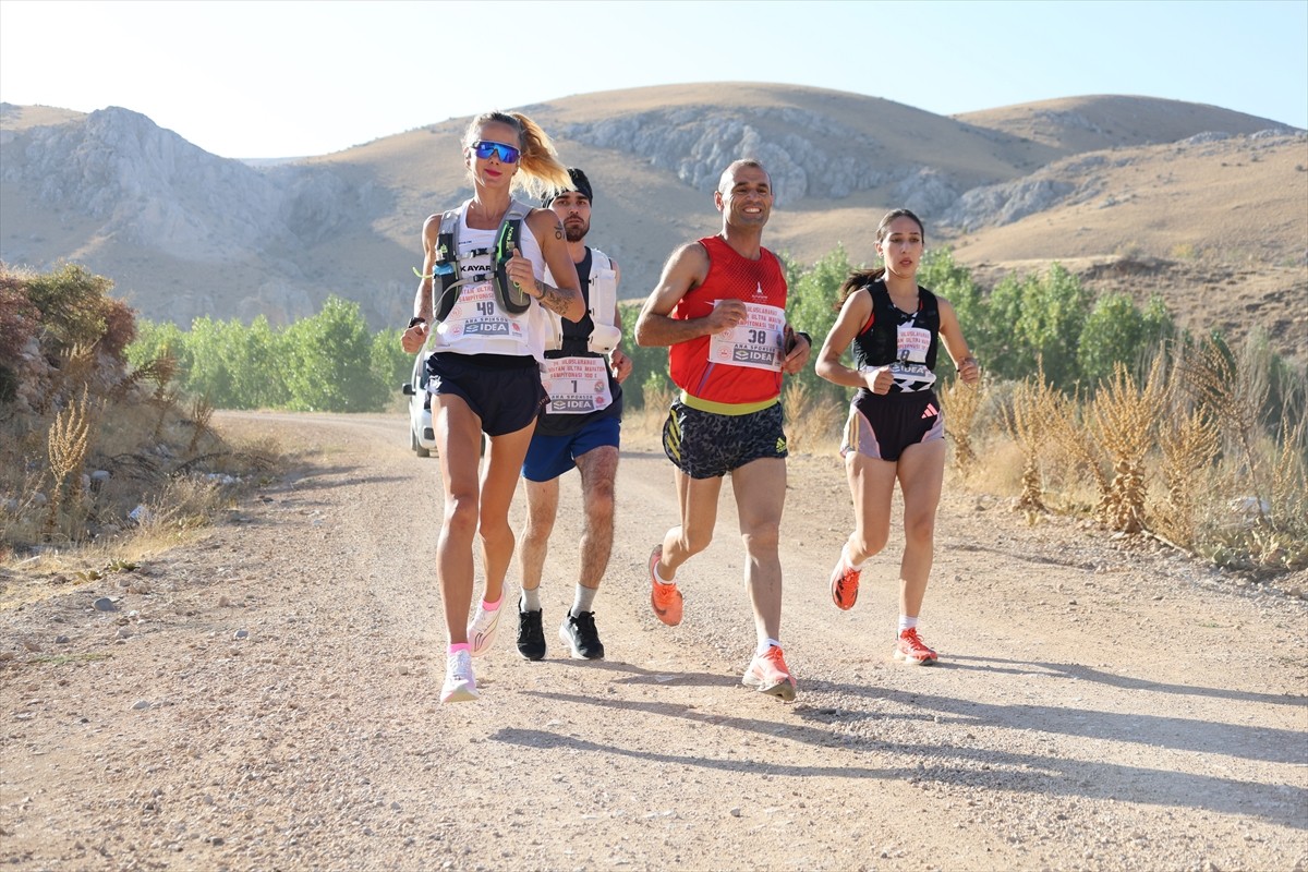 Kahramanmaraş'ın Elbistan ilçesinde bu yıl 14'üncüsü düzenlenen Uluslararası Elbistan Ultra...