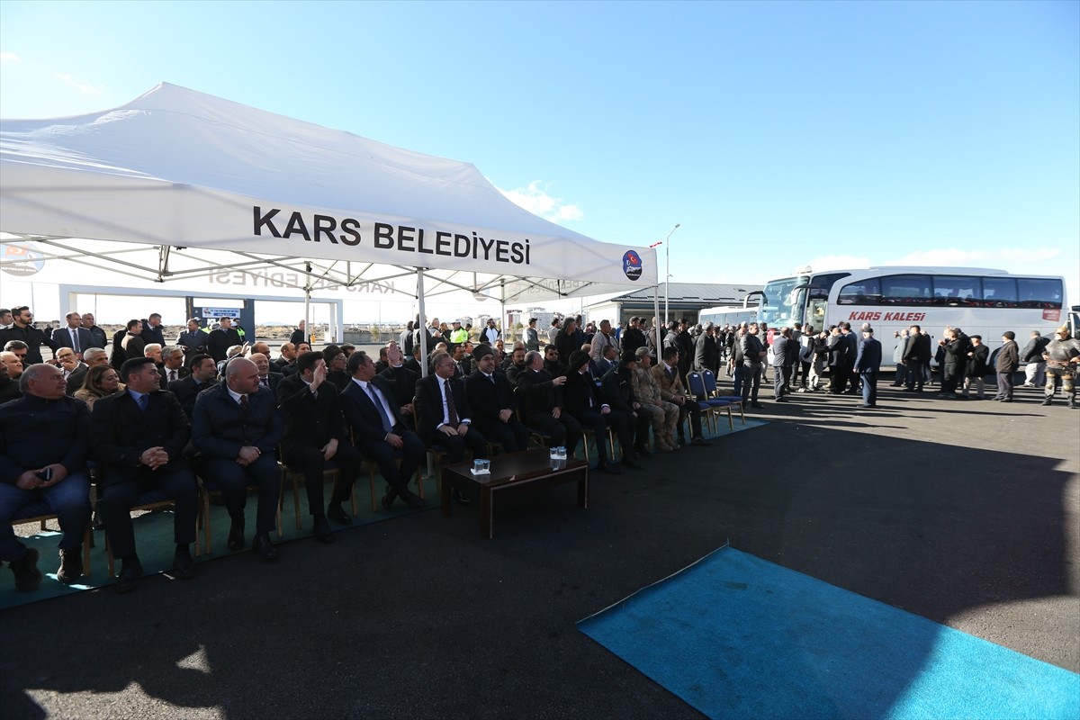 Kars Belediyesince yapımı tamamlanan Kars Şehirlerarası Otobüs Terminali, Kars'ın düşman...