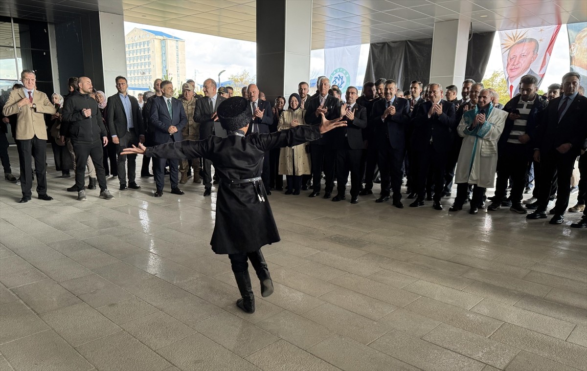 Kars Kafkas Üniversitesi 2025-2026 akademik yılı açılış törenine katılmak üzere Kars'a gelen Milli...