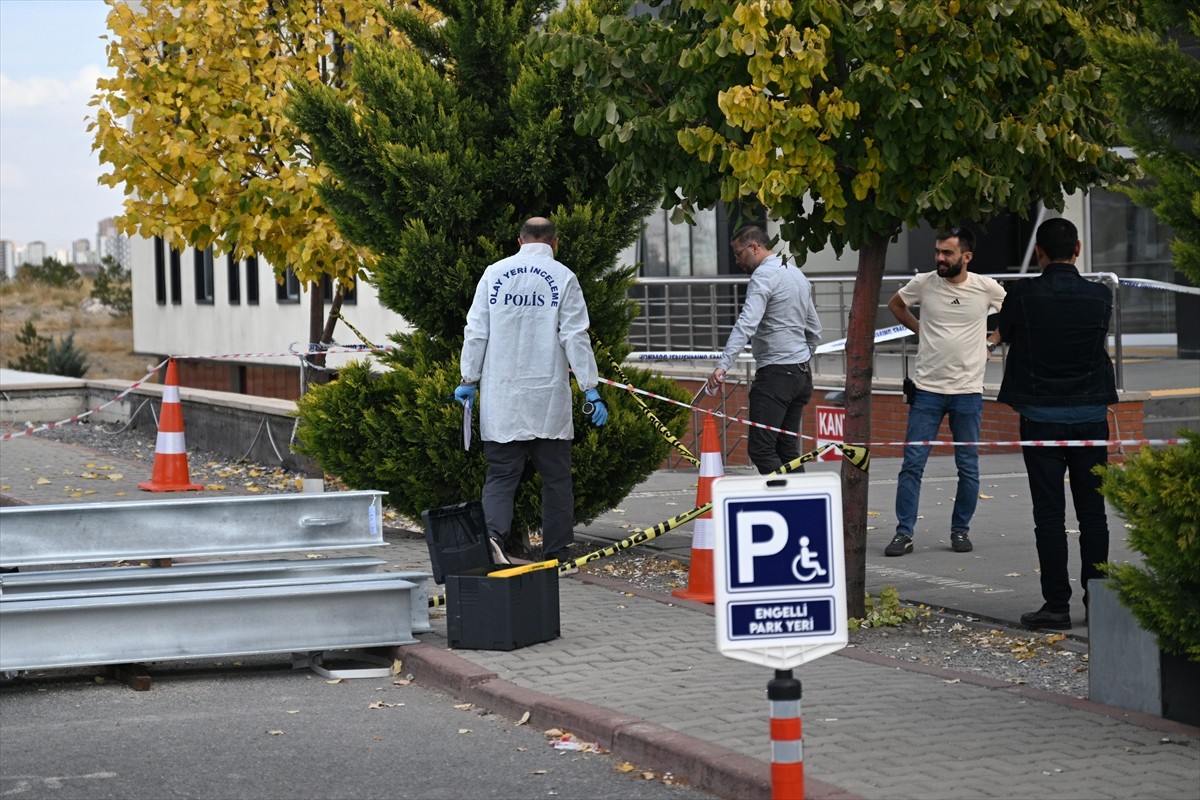 Kayseri'de eski eşi tarafından tüfekle vurulan üniversite öğrencisi kadın hayatını kaybetti. Polis...