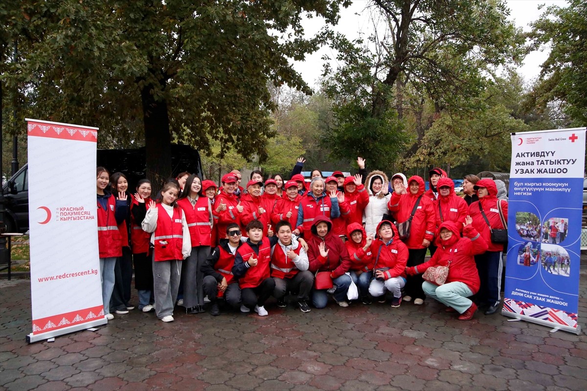 Kırgızistan'ın başkenti Bişkek'te, 1 Ekim Dünya Yaşlılar Günü dolayısıyla düzenlenen etkinlikte...