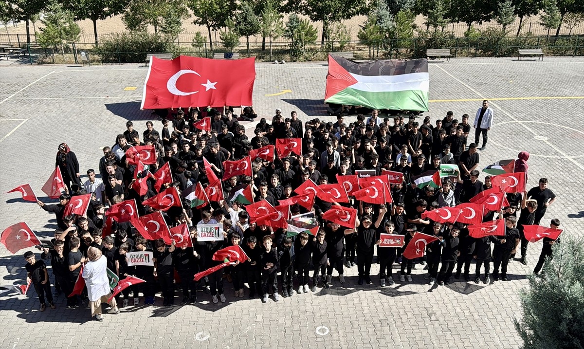 Kırşehir'deki okullarda "Filistin Farkındalık Etkinlikleri" gerçekleştirildi. Kırşehir Abdulkadir...