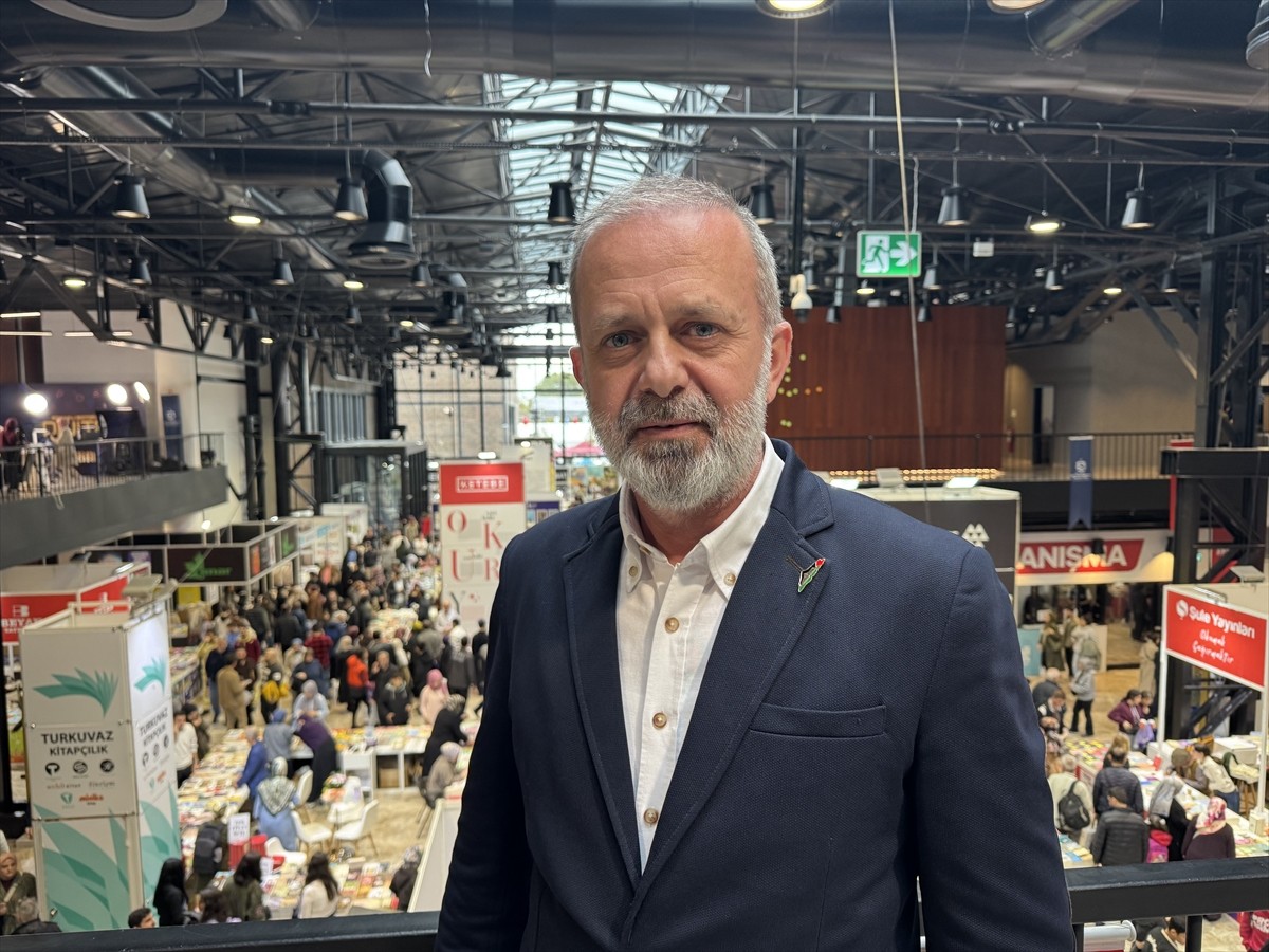 Kocaeli Büyükşehir Belediyesince bu yıl 15'incisi düzenlenen Kocaeli Kitap Fuarı sona erdi.