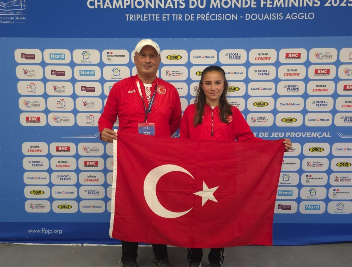Milli bocceci Yağmur Tosun, Fransa'da düzenlenen Bocce Petank Dünya Kupası'nda bronz madalya...