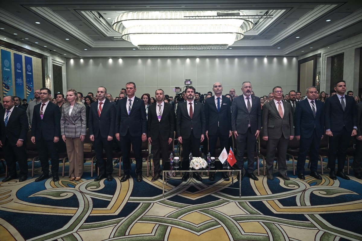 Milli Eğitim Bakanlığı (MEB) ile dijital tasarım platformu Canva arasında imzalanan iş birliği...