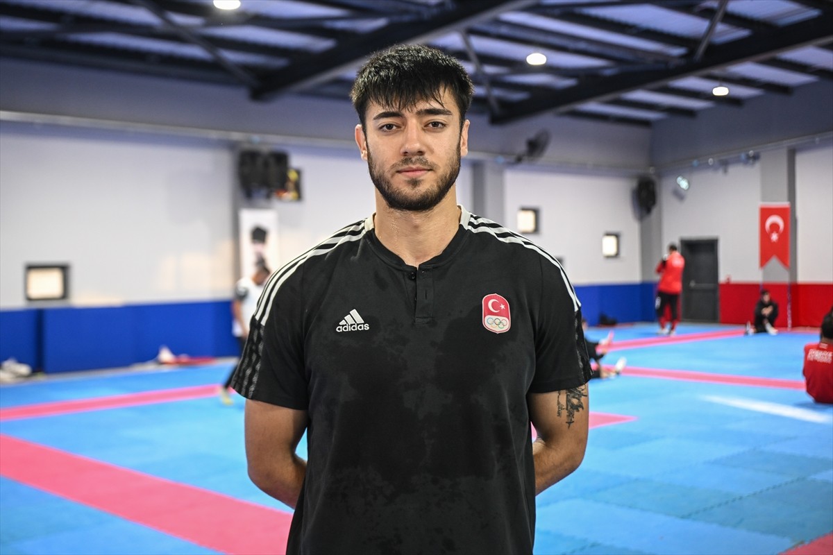 Milli tekvandocu Emre Kutalmış Ateşli, Dünya Tekvando Şampiyonası için hazırlıkları hakkında AA...