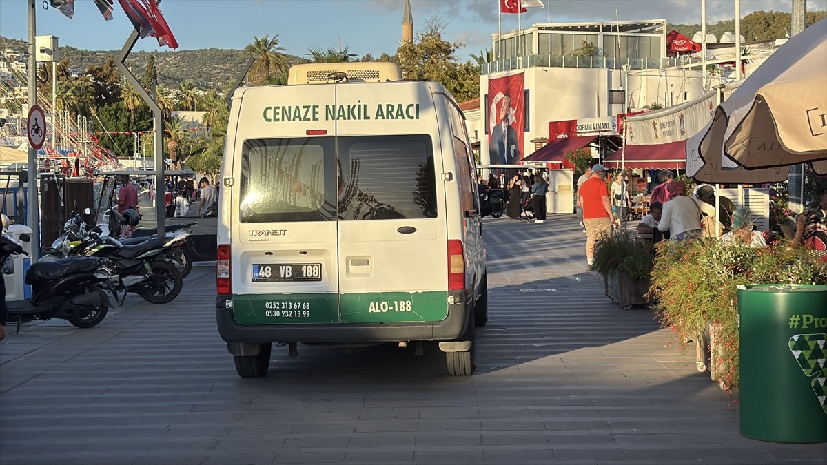 Muğla'nın Bodrum ilçesindeki Çelebi Adası önlerinde erkek çocuk cesedi bulundu. Sahil Güvenlik...