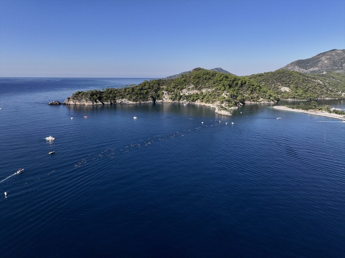 Muğla'nın Fethiye ilçesinde düzenlenen 6. Uluslararası Fethiye Spor Festivali kapsamında açık su...