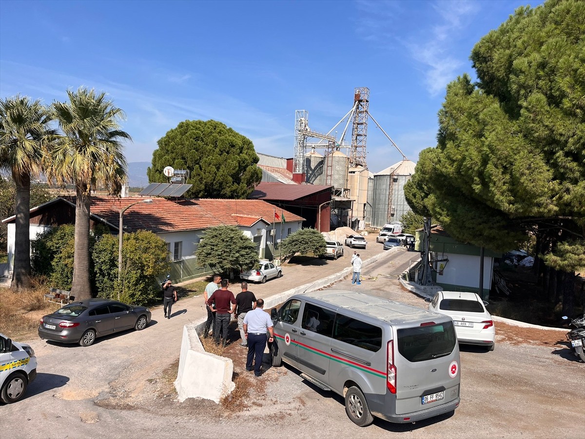 Muğla'nın Milas ilçesinde çıkan silahlı kavgada 2 kişi hayatını kaybetti. 