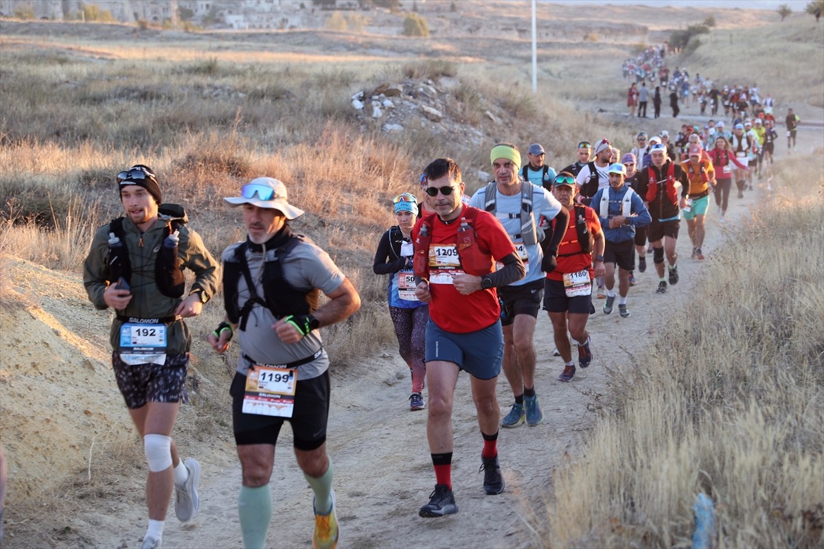 Nevşehir'de bu yıl 12'ncisi düzenlenen Salomon Kapadokya Ultra Trail Koşusu, 79 ülkeden 2 bin 406...