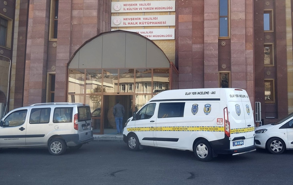 Nevşehir'de, Restorasyon ve Konservasyon Bölge Laboratuvarı'nda güvenlik görevlisi olarak çalışan...