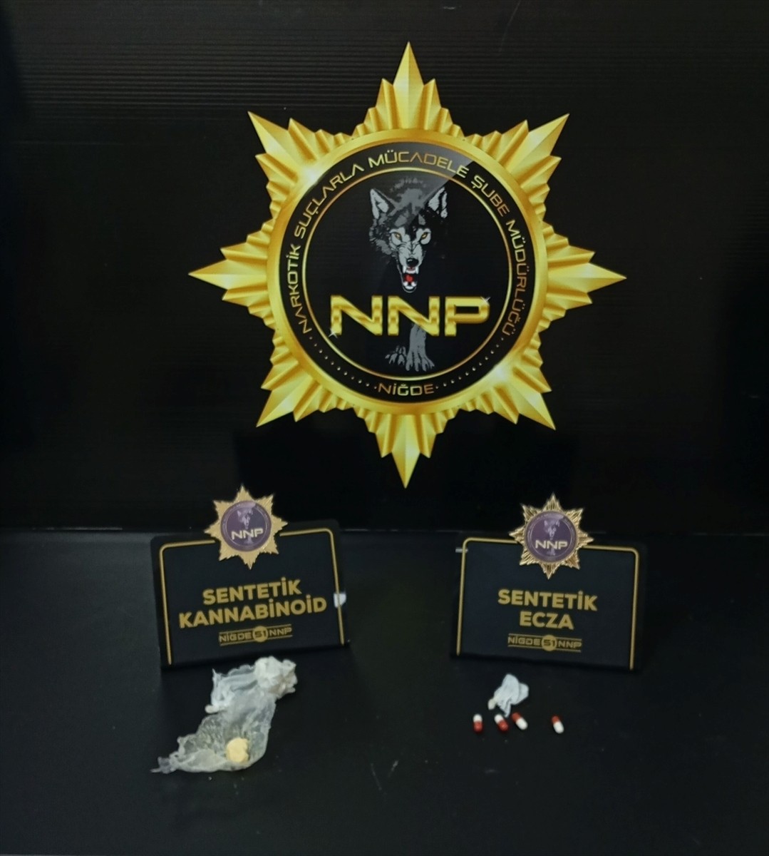 Niğde merkez, Bor ve Çiftlik ilçelerinde düzenlenen uyuşturucu operasyonlarında gözaltına alınan...