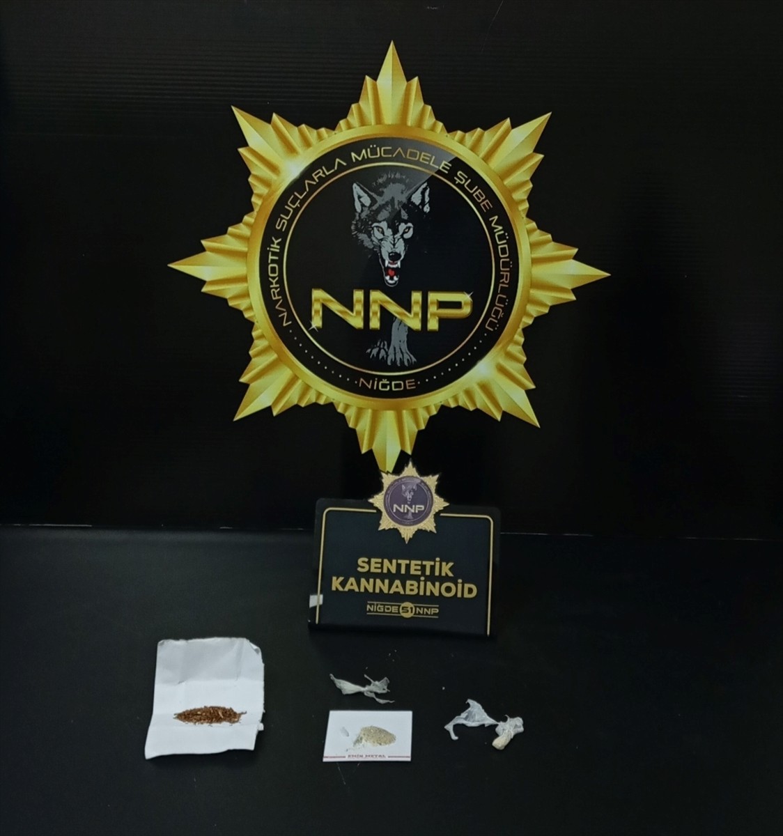 Niğde merkez, Bor ve Çiftlik ilçelerinde düzenlenen uyuşturucu operasyonlarında gözaltına alınan...