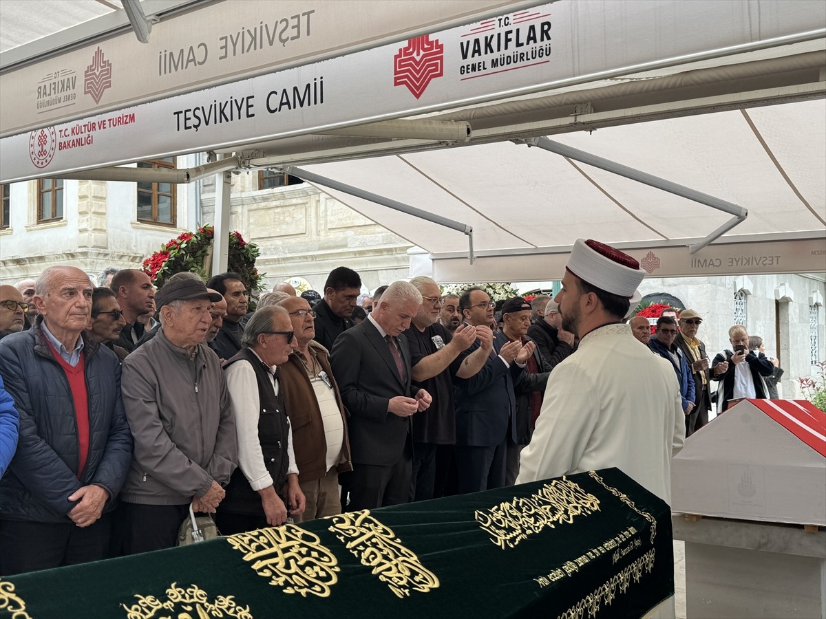 "Yabancı Damat" dizisindeki "Memik Dede" karakteriyle hafızalarda yer eden, 90 yaşında hayatını...