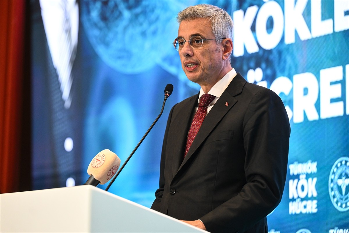 Sağlık Bakanı Kemal Memişoğlu (ortada), TÜRKÖK'ün 10. yılı dolayısıyla Sağlık Bakanlığı Bilkent...