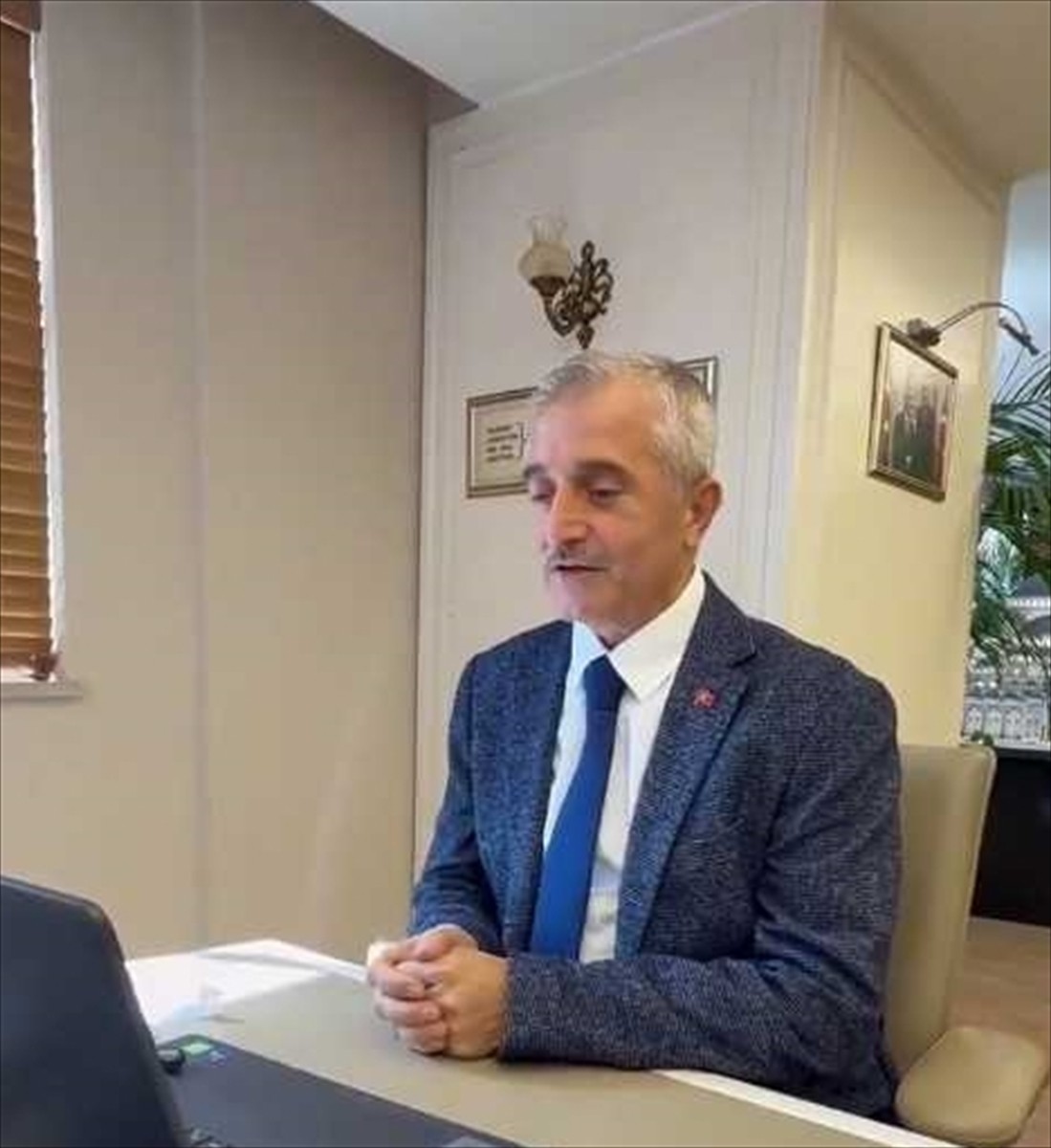 Şahinbey Belediye Başkanı Mehmet Tahmazoğlu, kardeş şehir Gazze'nin Belediye Başkanı Dr. Yahya Al...