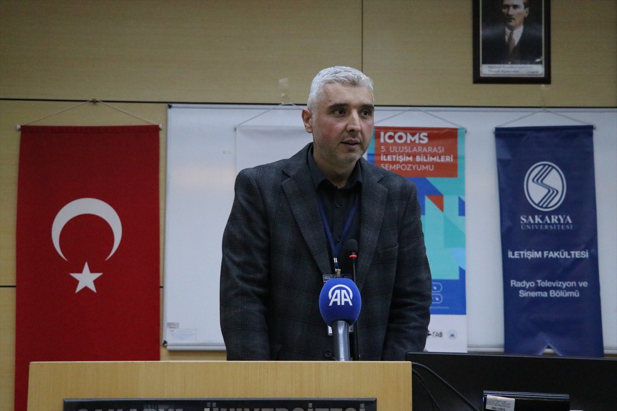 Sakarya Üniversitesinde (SAÜ) düzenlenen "5. Uluslararası İletişim Bilimleri Sempozyumu" başladı....