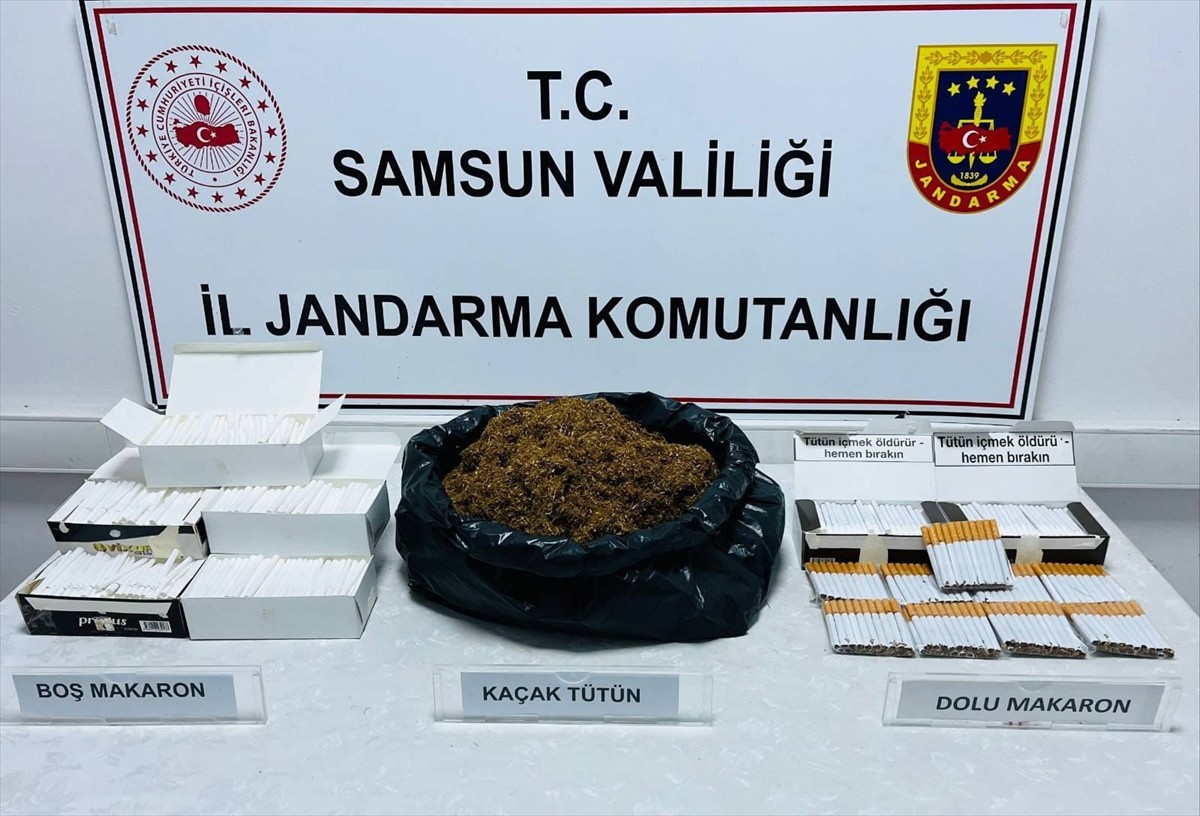 Samsun'un Çarşamba ilçesinde düzenlenen uyuşturucu ve kaçakçılık operasyonunda 2 şüpheli gözaltına...