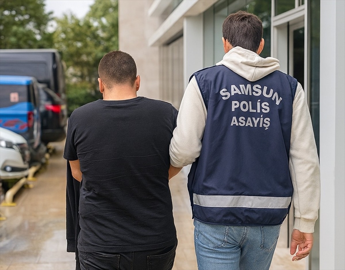 Samsun'un İlkadım ilçesinde kuyumcudan hırsızlık yapan şüpheli yakalandı.