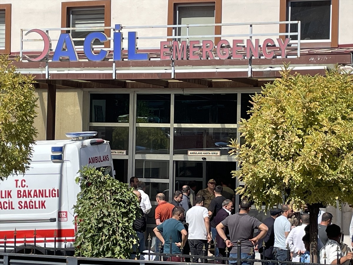 Siirt'in Eruh ilçesinde serinlemek için çaya giren genç boğuldu.