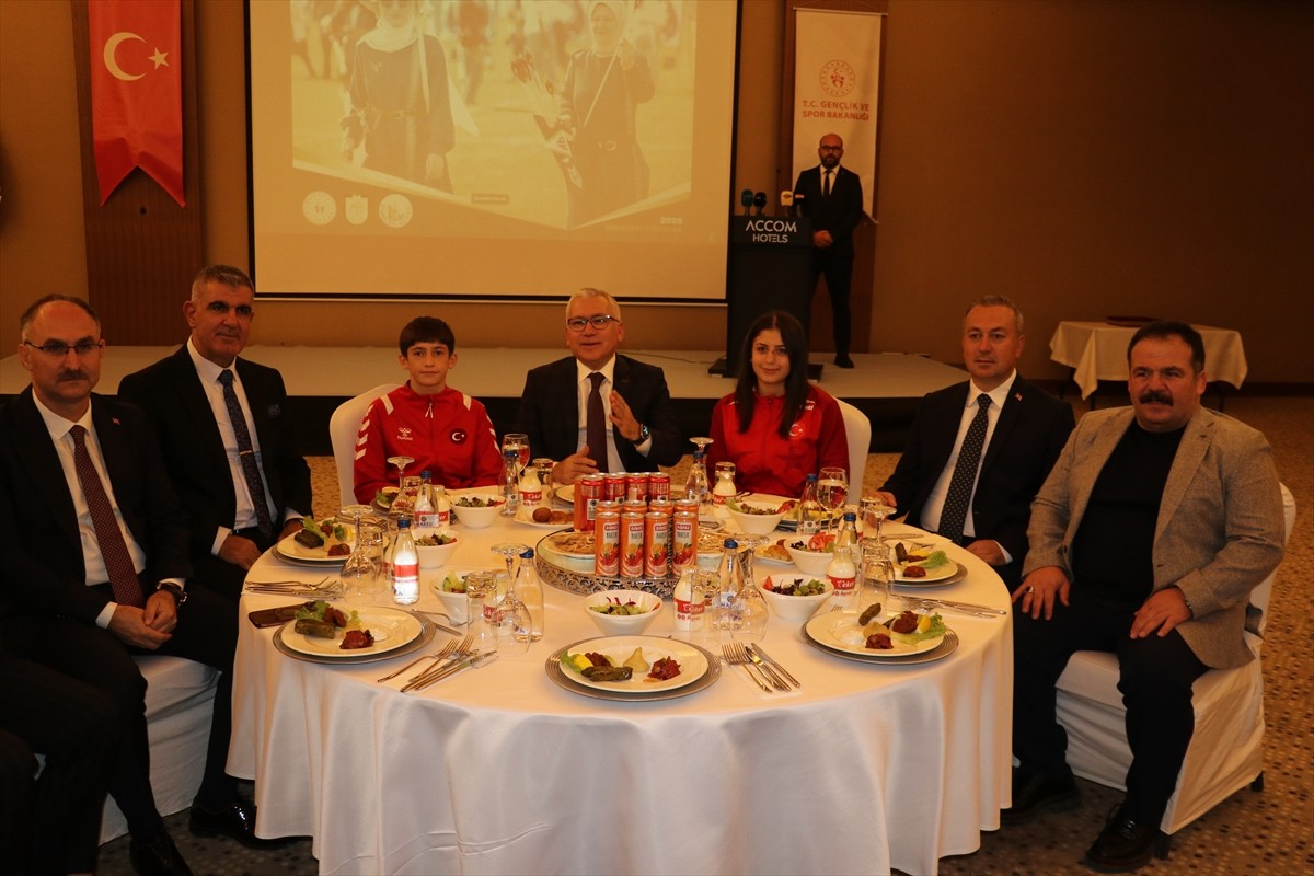 Sivas'ta "Amatör Spor Haftası"nın kapanış etkinlikleri kapsamında dünya ve Avrupa şampiyonaları...