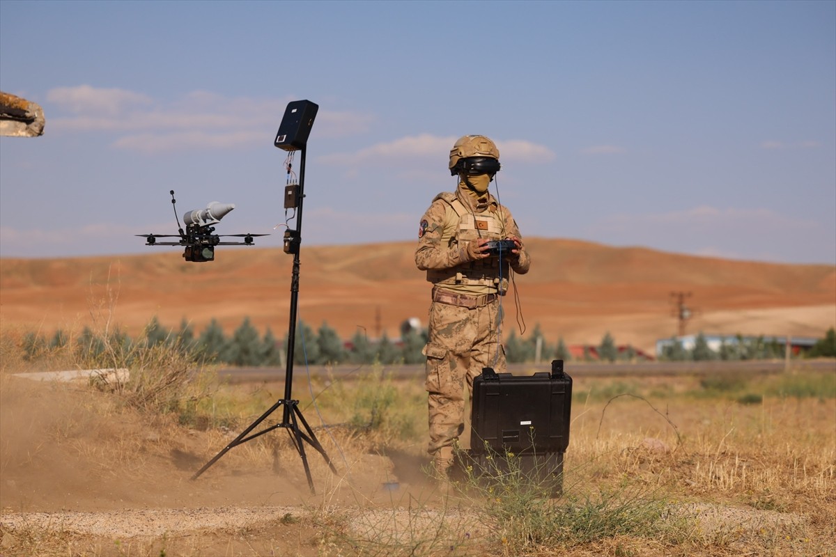 STM Savunma Teknolojileri Mühendislik ve Ticaret AŞ tarafından geliştirilen milli kamikaze dron...