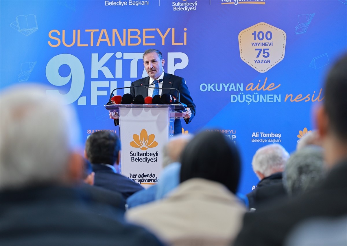Sultanbeyli Belediyesi tarafından bu yıl 9'uncusu düzenlenen Sultanbeyli Kitap Fuarı Kent...