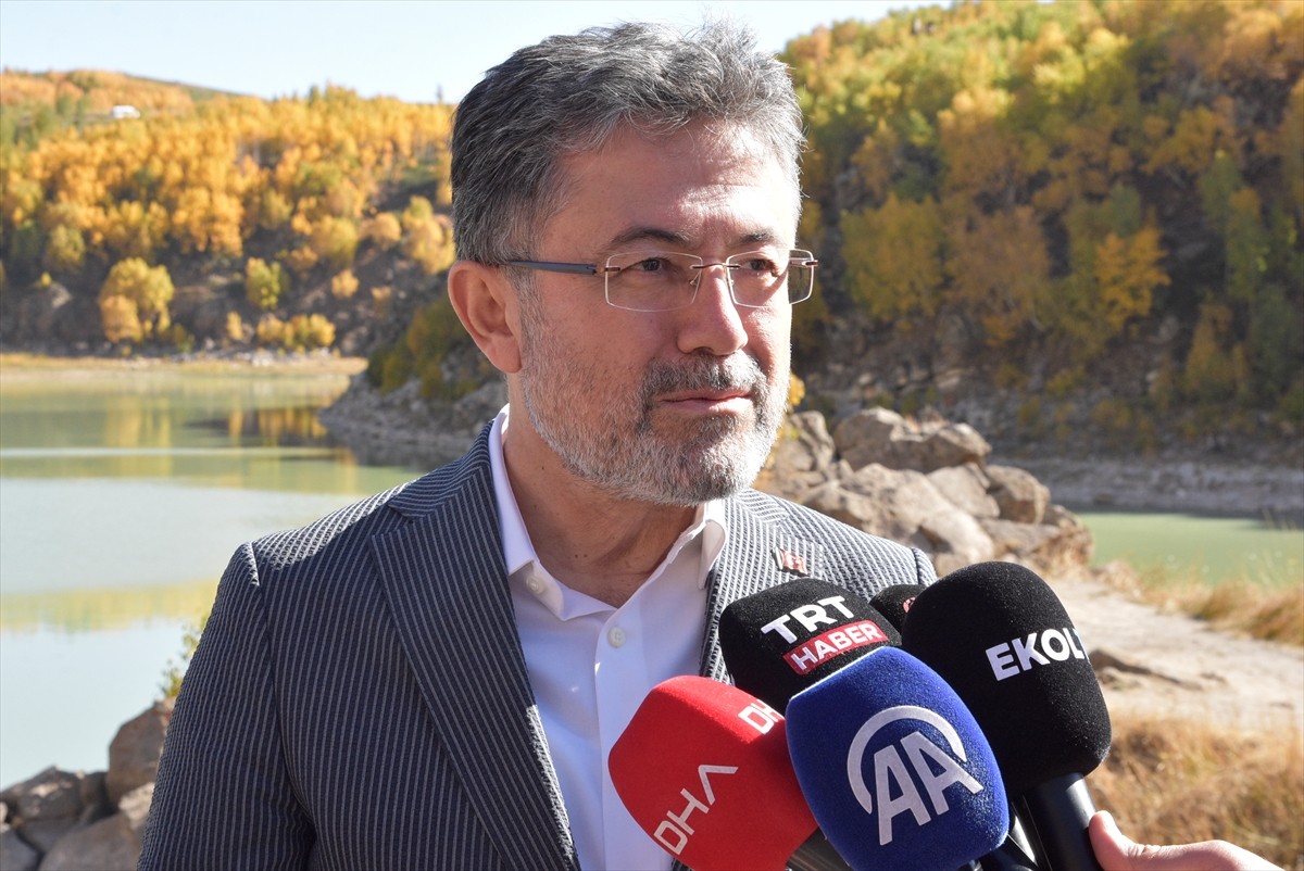 Tarım ve Orman Bakanı İbrahim Yumaklı, Bitlis'in Tatvan ilçesindeki Nemrut Kalderası'nda...