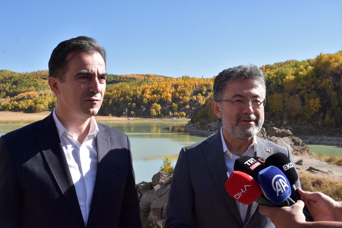 Tarım ve Orman Bakanı İbrahim Yumaklı, Bitlis'in Tatvan ilçesindeki Nemrut Kalderası'nda...