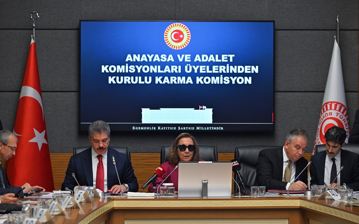 TBMM Anayasa ve Adalet komisyonları üyelerinden kurulu Karma Komisyon, Genel Kurul tarafından...