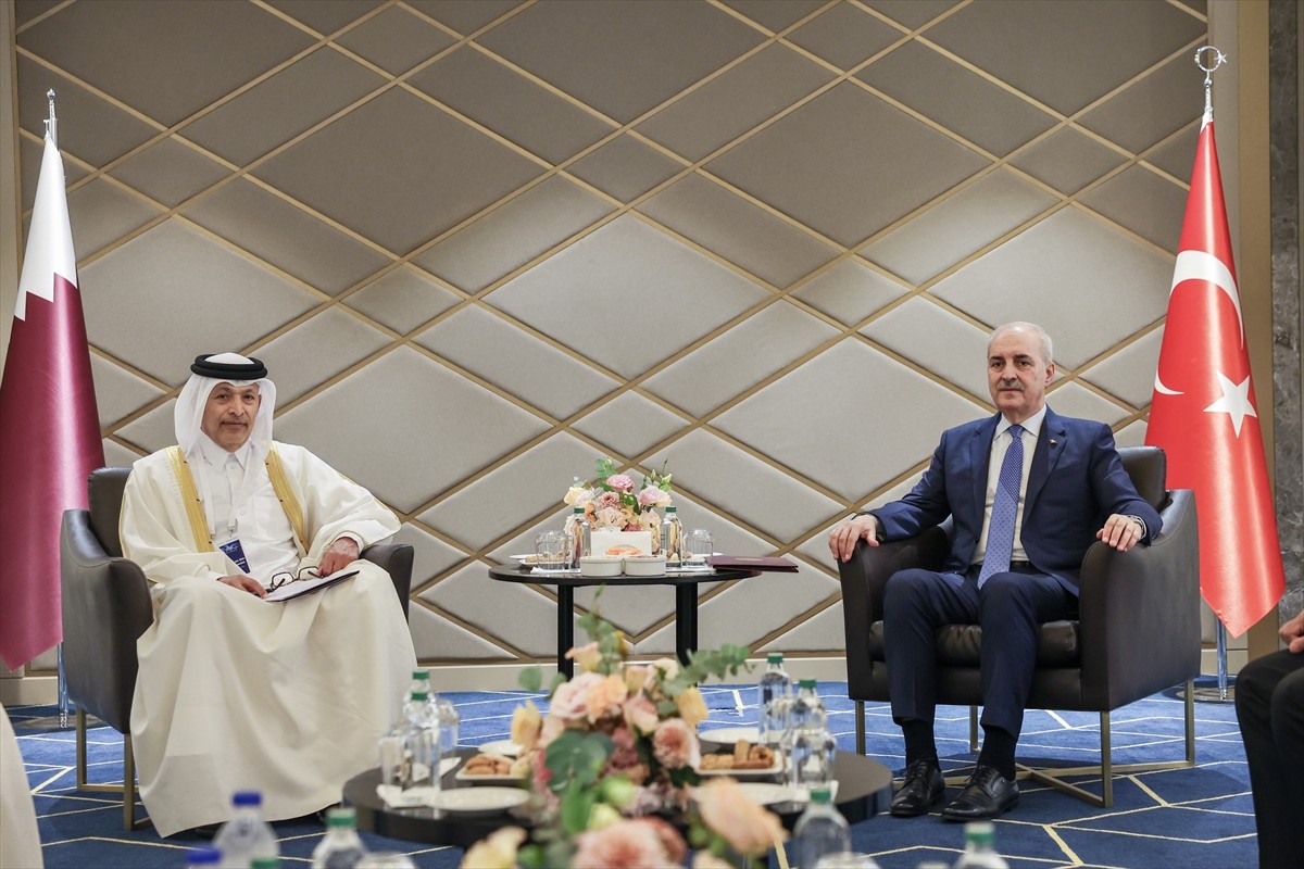 TBMM Başkanı Numan Kurtulmuş (sağda), Katar Devleti Şura Meclisi Başkanı Hassan Bin Abdulla...