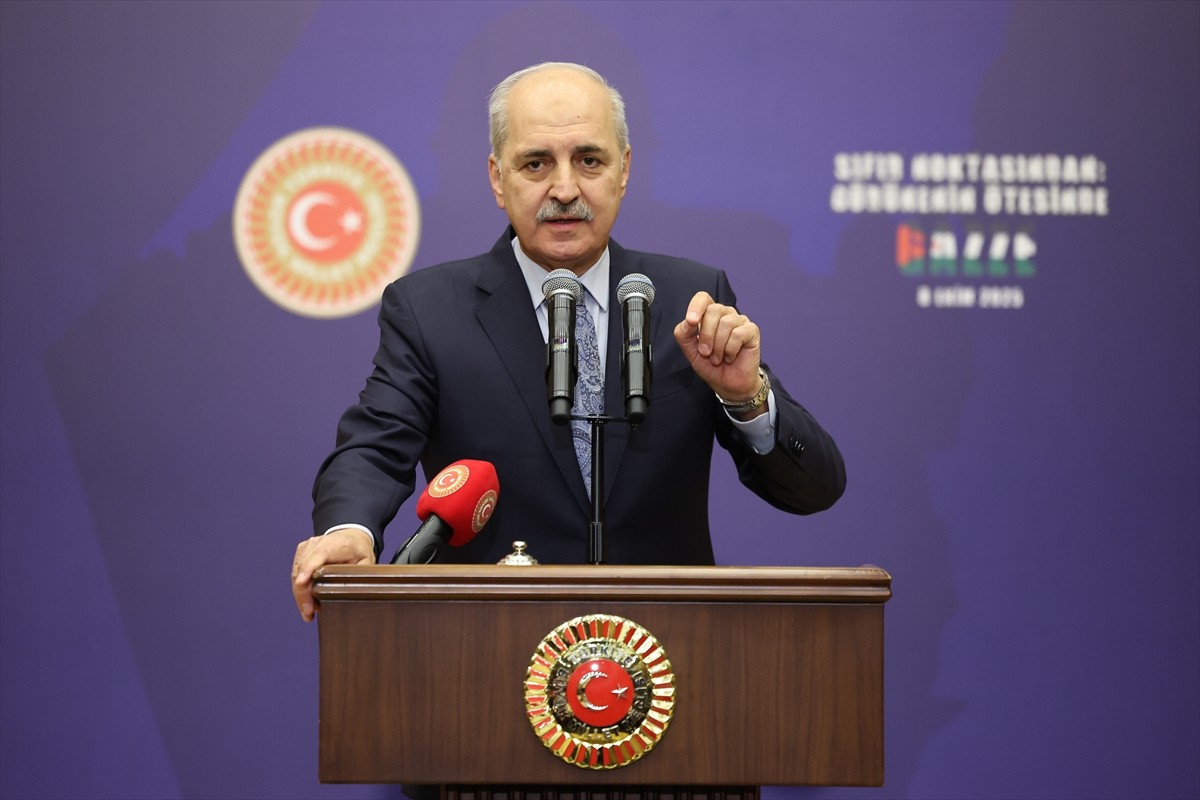 TBMM Başkanı Numan Kurtulmuş, TBMM Halkla İlişkiler Konferans Salonu'nda düzenlenen "Sıfır...