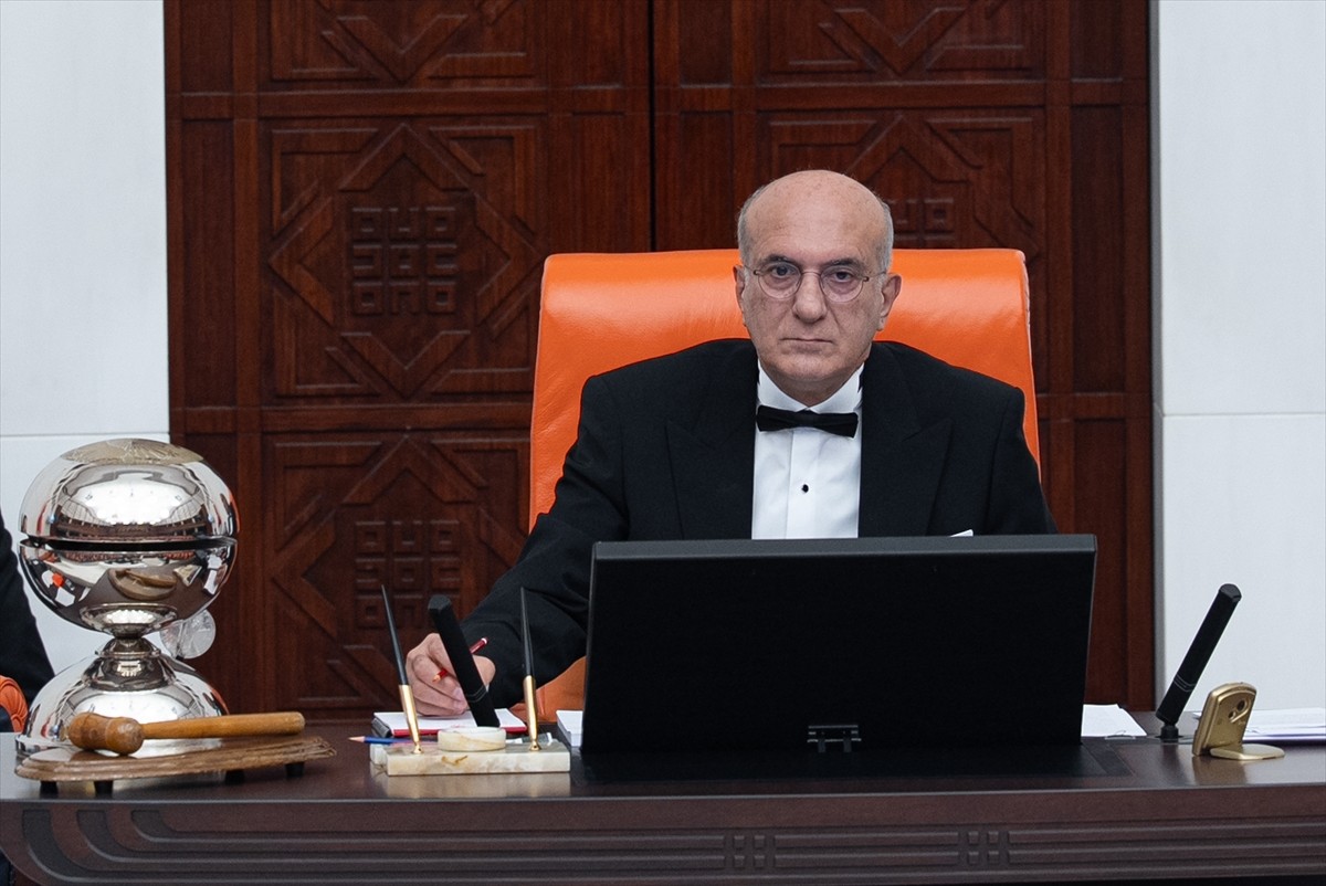 TBMM Genel Kurulu, Meclis Başkanvekili Tekin Bingöl (fotoğrafta) başkanlığında toplandı.