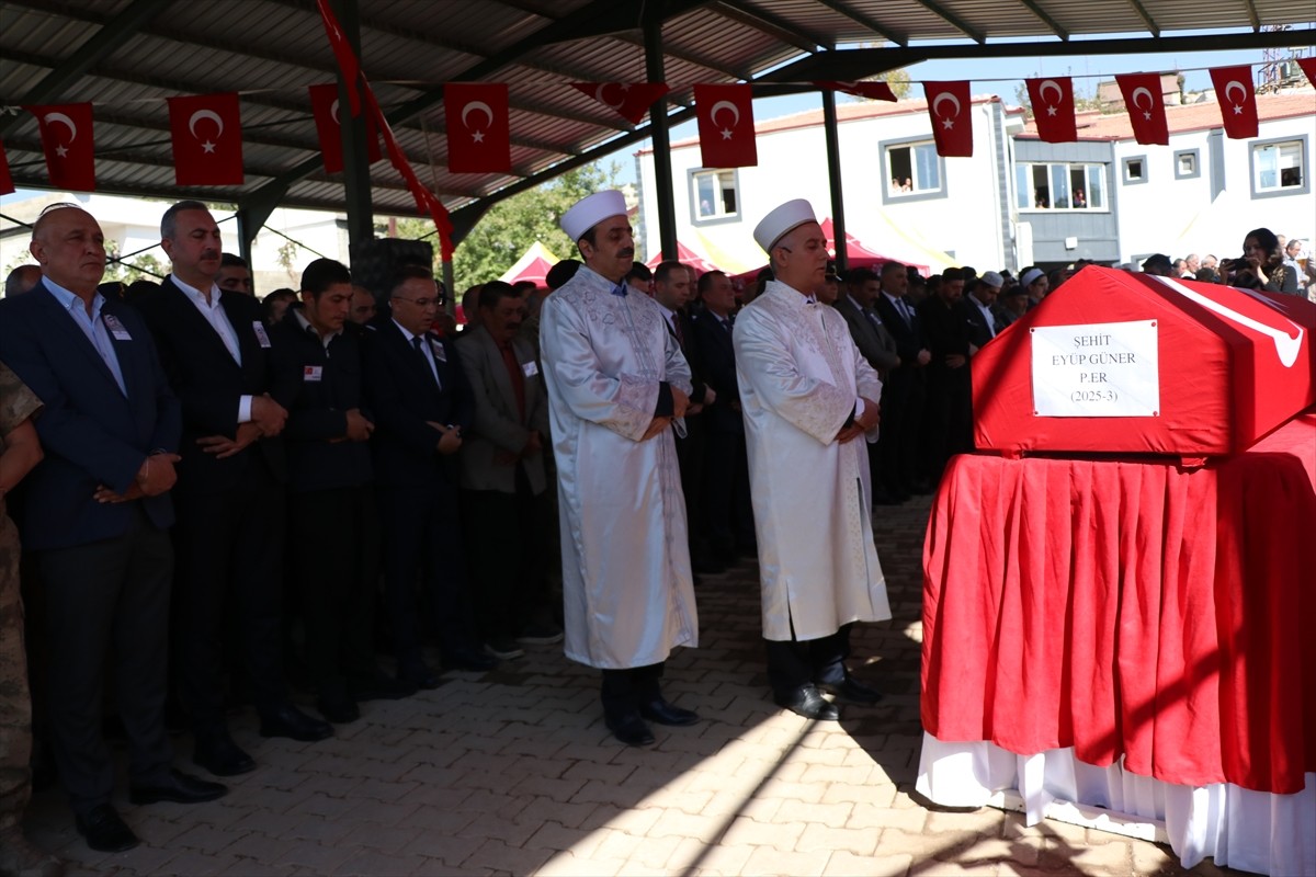 Tokat 48. Piyade Er Eğitim Alayı'nda eğitim sırasında rahatsızlanarak şehit olan Piyade Er Eyüp...