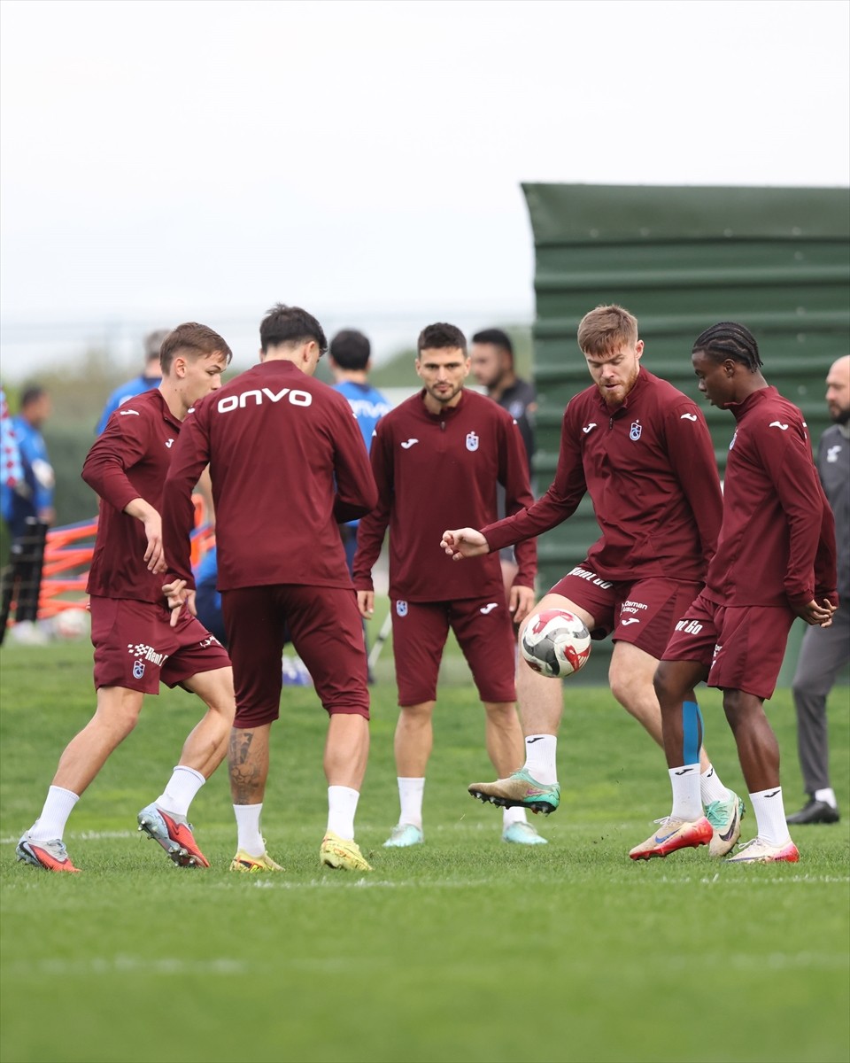 Trabzonspor, Trendyol Süper Lig'in 11. haftasında deplasmanda Galatasaray ile yapacağı maçın...