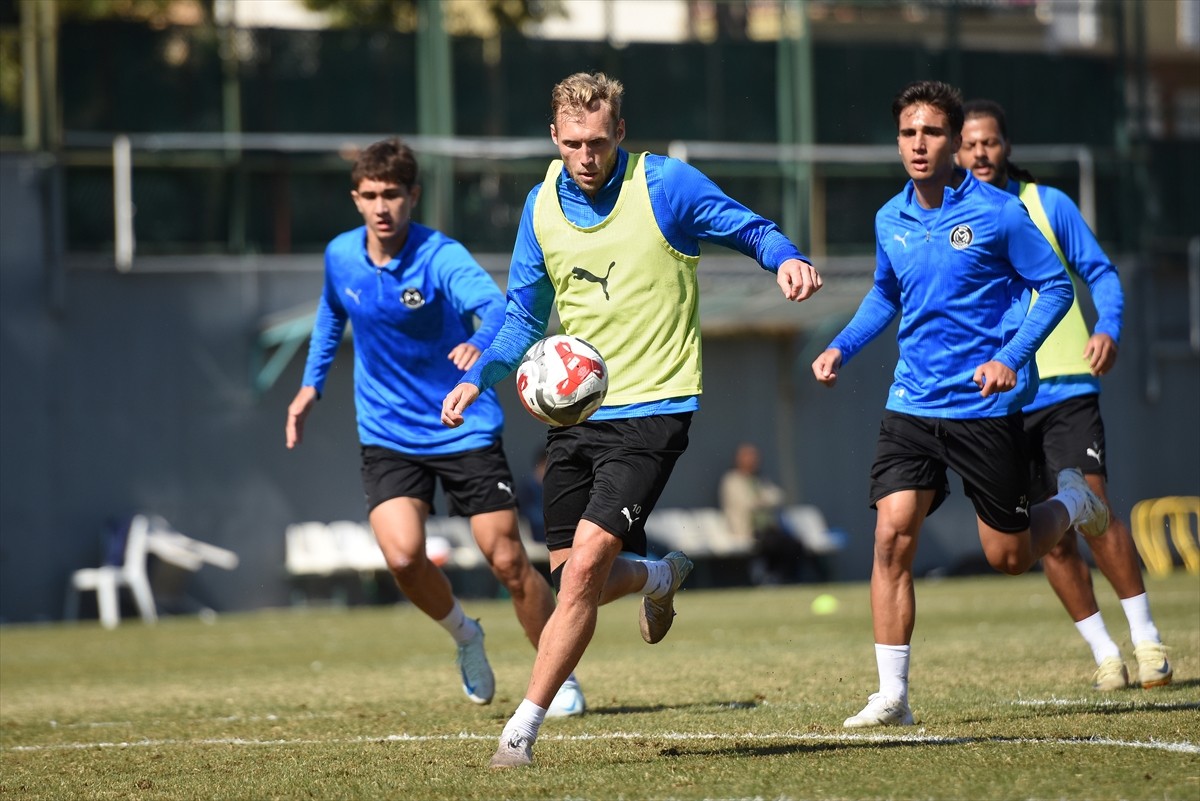 Trendyol 1. Lig'in 10. haftasında sahasında Erzurumspor FK'yi konuk edecek Manisa FK, müsabakanın...