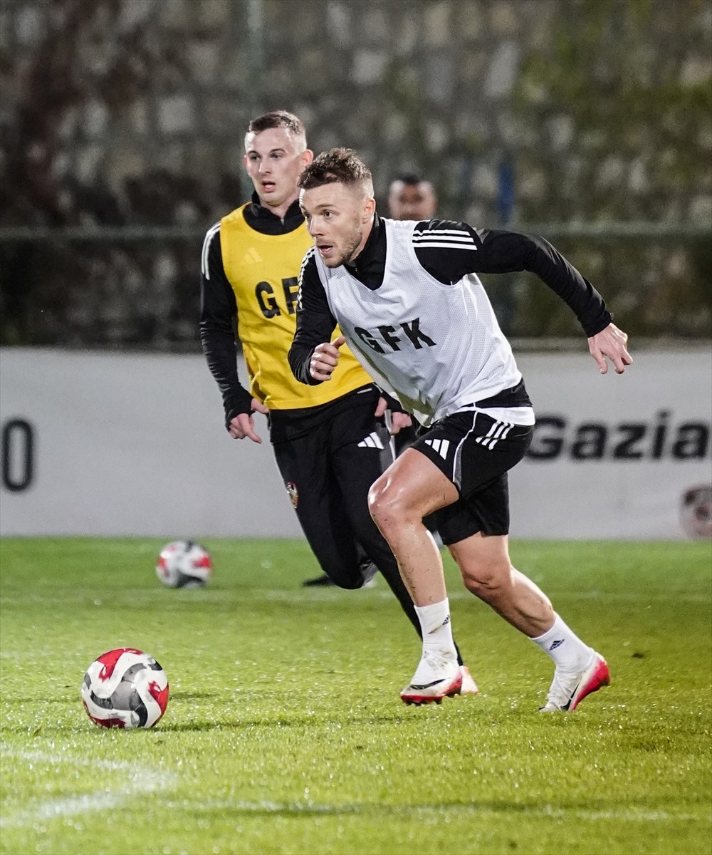 Trendyol Süper Lig ekiplerinden Gaziantep FK, ligin 10. haftasında konuk edeceği Fenerbahçe maçı...