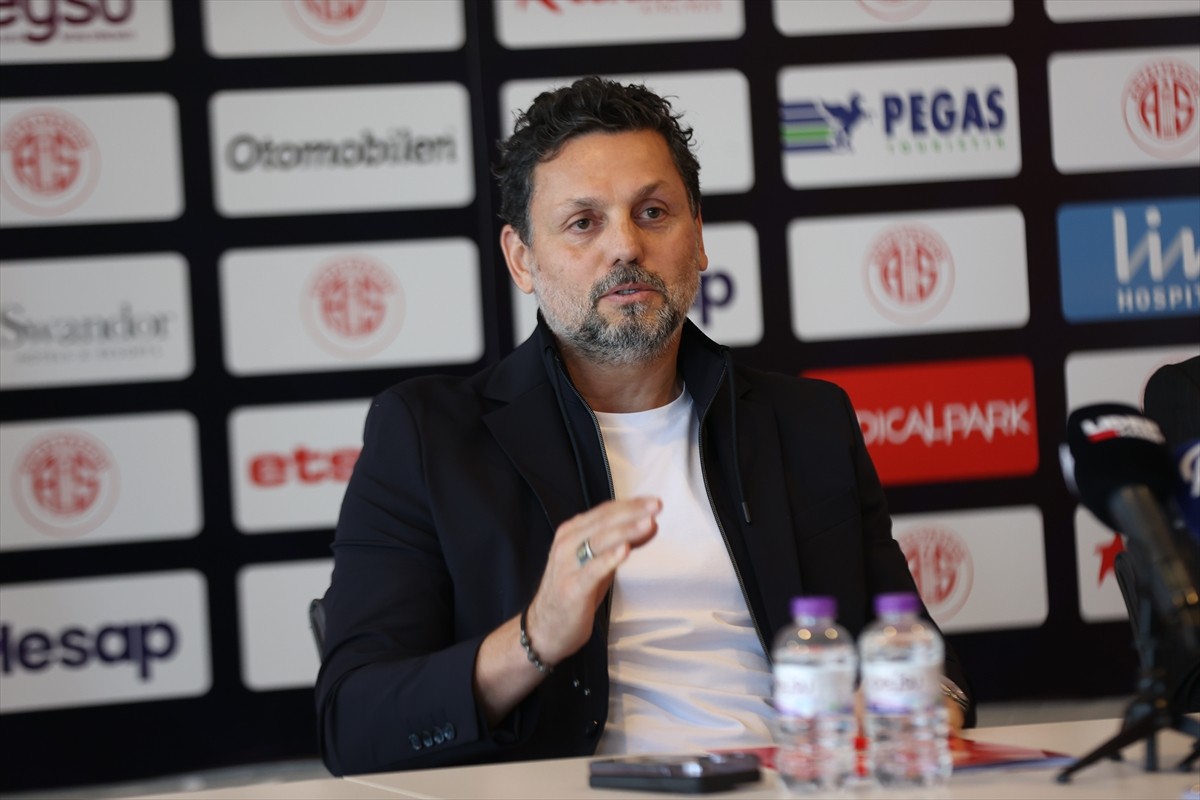 Trendyol Süper Lig ekiplerinden Hesap.com Antalyaspor, kulübün Atilla Vehbi Konuk Tesisleri'nde...