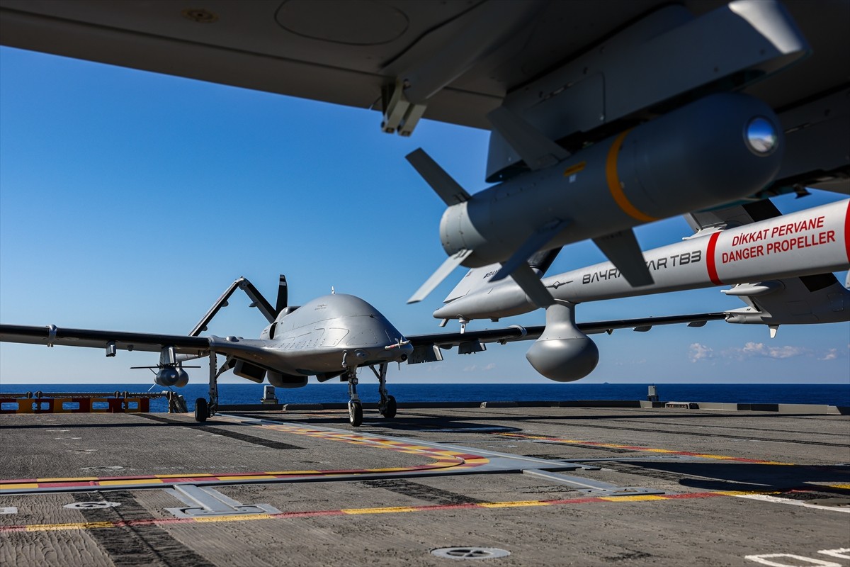 Türkiye'nin milli silahlı insansız hava araçları (SİHA), DENİZKURDU-I/2025 Tatbikatı kapsamında...