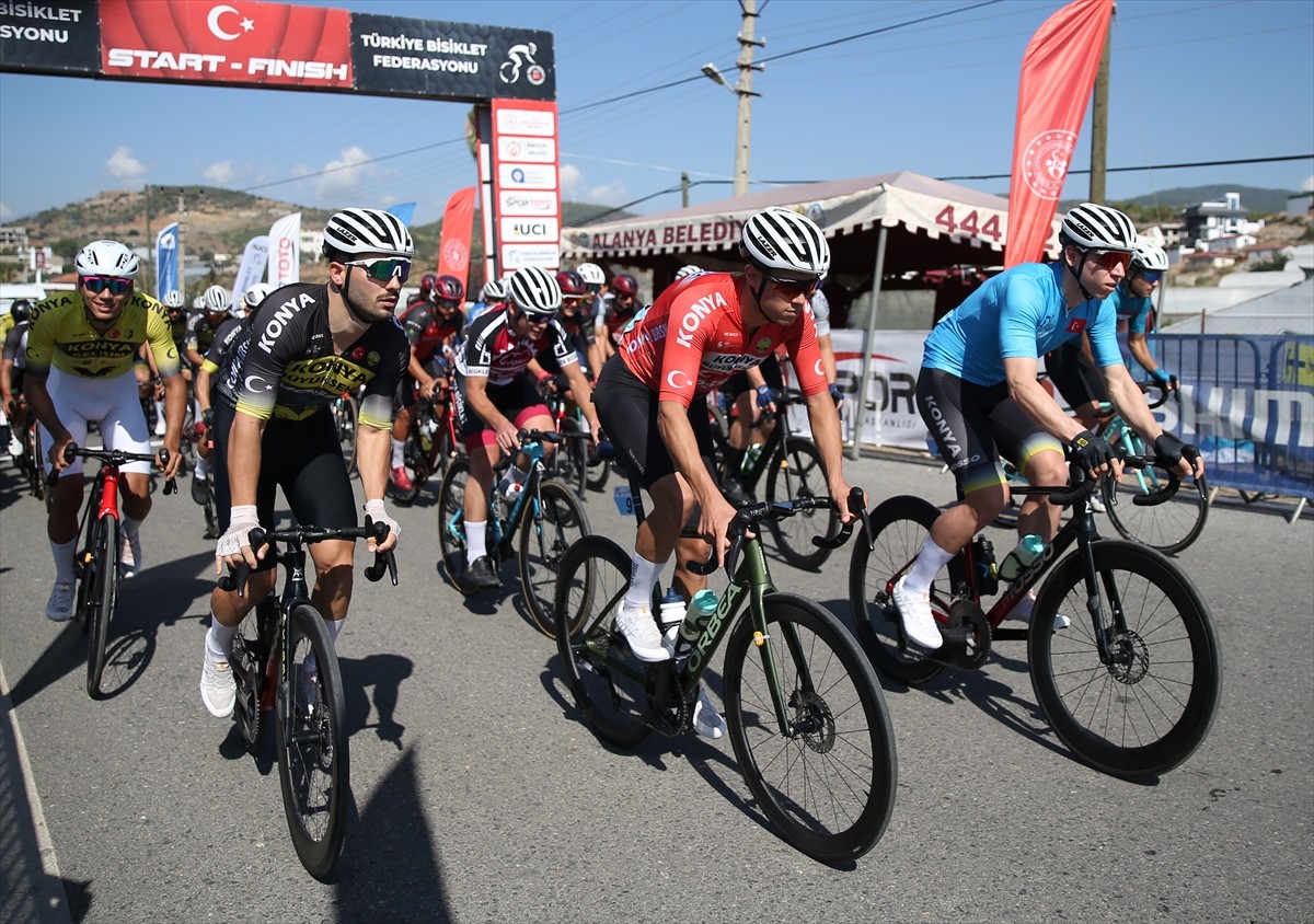 Türkiye Bisiklet Federasyonu tarafından Antalya'nın Alanya ilçesinde düzenlenen Türkiye Kupası 7....