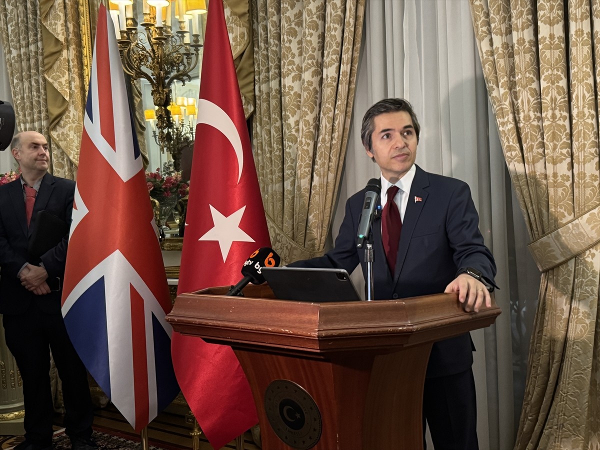 Türkiye Cumhuriyeti'nin kuruluşunun 102'inci yıl dönümü, Türkiye'nin Londra Büyükelçiliğinde Türk...