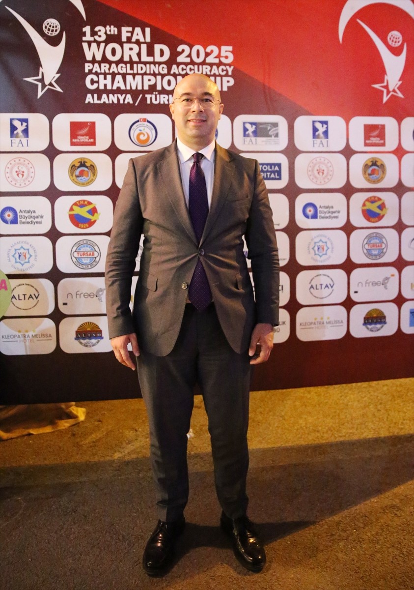 Türkiye Hava Sporları Federasyonu (THSF) Başkanı Emre Şahin, 13. FAI Dünya Yamaç Paraşütü Hedef...