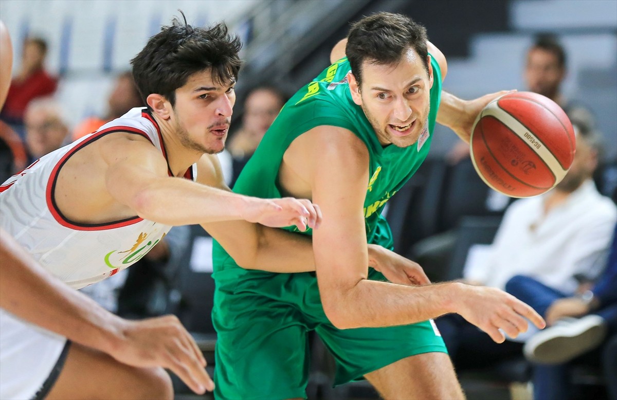 Türkiye Sigorta Basketbol Süper Ligi’nin 3. haftasında Glint Manisa Basket ile Esenler Erokspor...