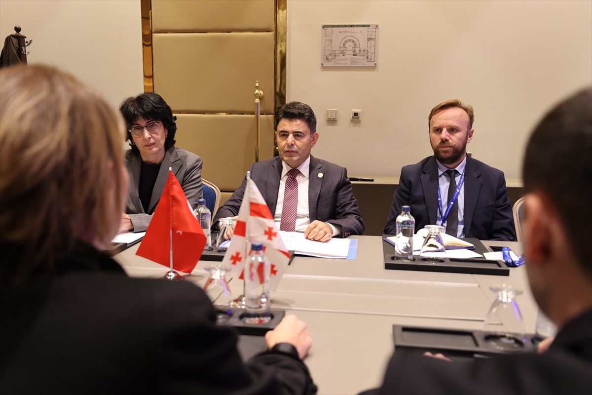 Ulaştırma ve Altyapı Bakan Yardımcısı Osman Boyraz, Gürcistan'da düzenlenen Tiflis İpekyolu Forumu...