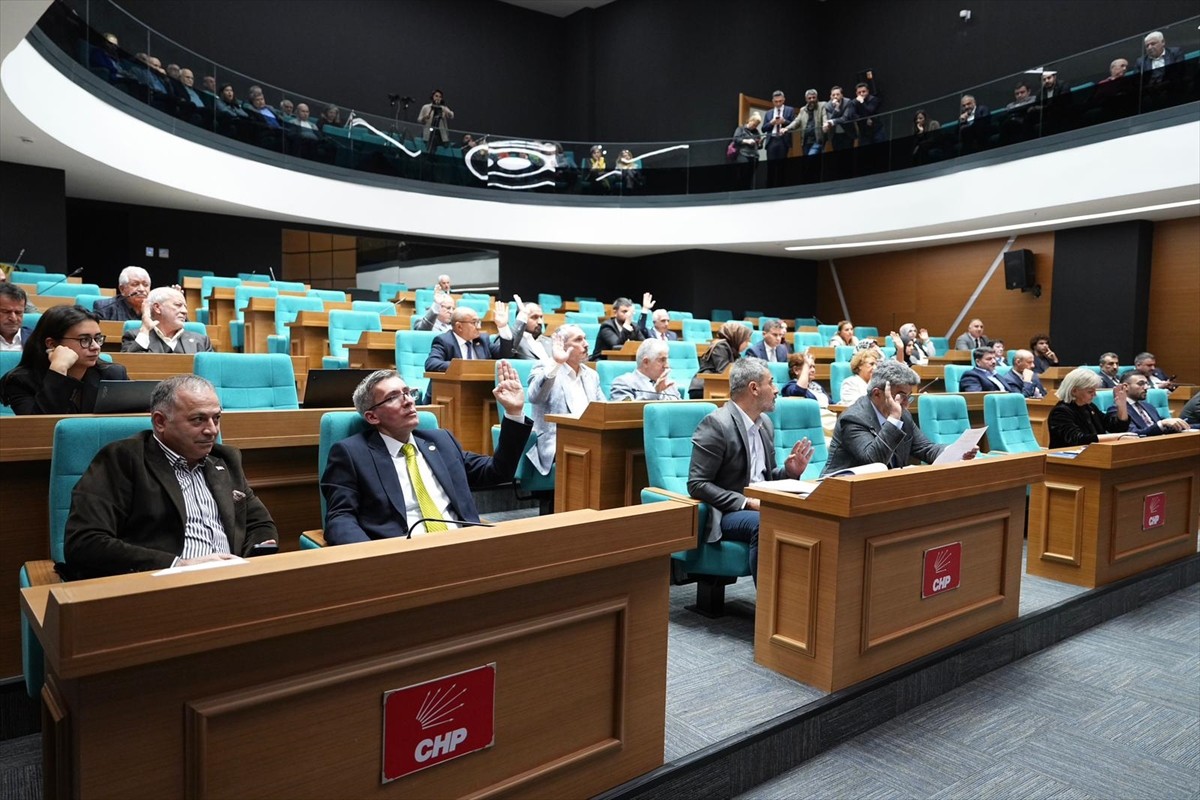  Üsküdar Belediye meclisinde 2026 yılı bütçesini görüşüldü. Oy çokluğu ile kabul edilen 2026 yılı...