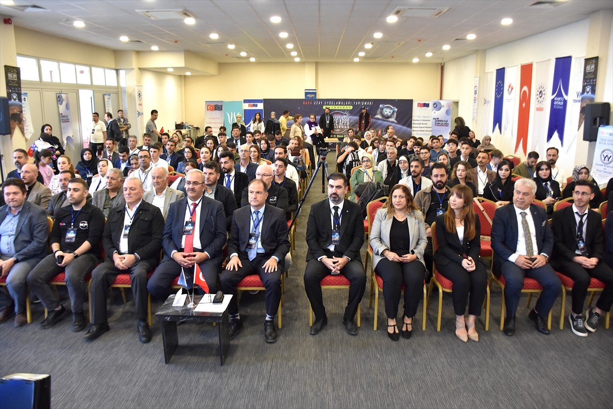 Van'da İş Geliştirme Merkezi (İŞGEM) ev sahipliğinde düzenlenen NASA Uzay Uygulamaları Yarışması...
