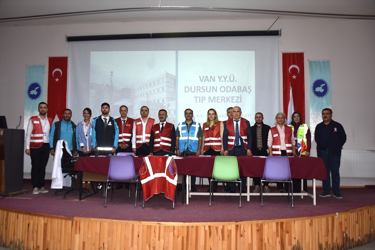 Van Yüzüncü Yıl Üniversitesi (YYÜ) Dursun Odabaş Tıp Merkezi'nde, AFAD, UMKE, polis ve 112 Acil...
